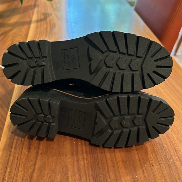 NWT Blondo Dakota in Black Suede Size 8 - Picture 2 of 10